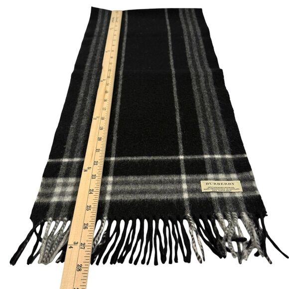 Burberry Black Gray & White Plaid Check Fringe Cashmere Wool Blend Scarf - Picture 6 of 7